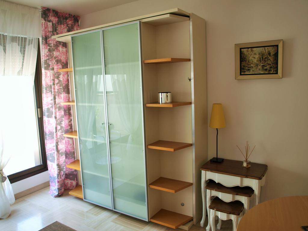 Gray D' Albion Apartment *